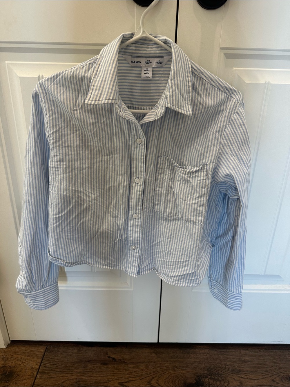 Old navy cropped longsleeve shirt